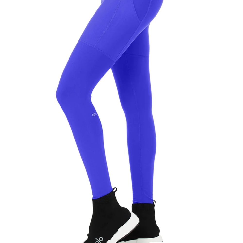 Alo Yoga - High Waist 4 Pocket Utility Legging (Navy Blue) - Picture 14 of 15